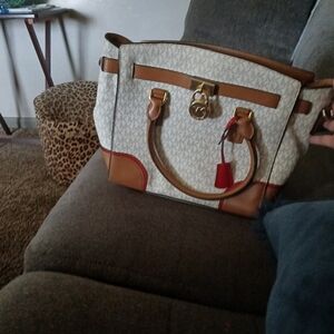MICHAEL Michael Kors Cream and Tan Shoulder Bag Missing Long Strap